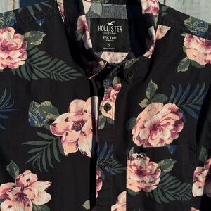 Hollister Hawaiian Shirt Men's Small Epic Flex Slim Fit Black and Pink Floral